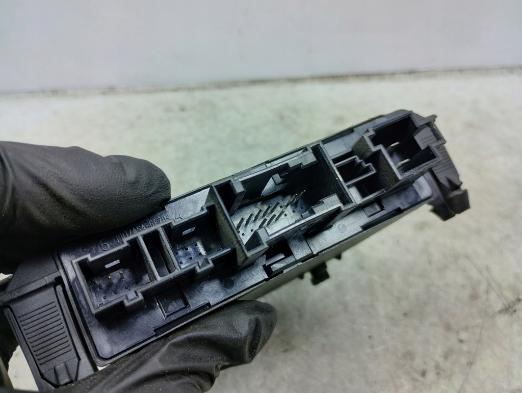 MERCEDES W203 TÜRMODUL LINKS HINTEN 2038202185 Product image