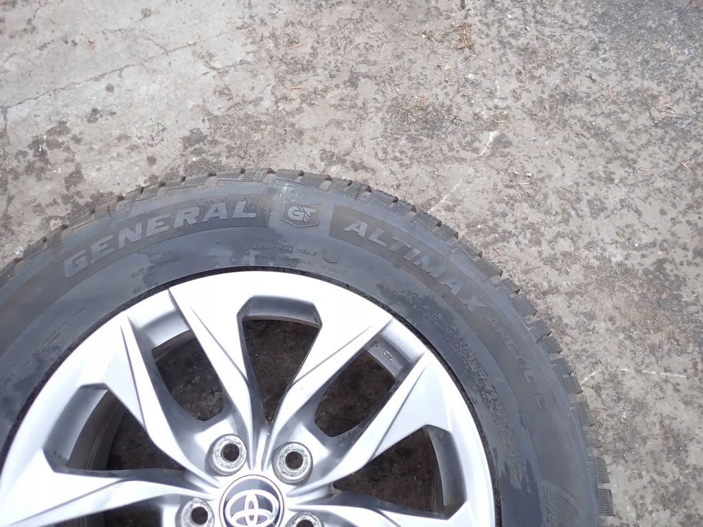 Räder Alufelgen 17 mit Reifen 235/65 R17 108T M+S Toyota Sienna 2021 Product image