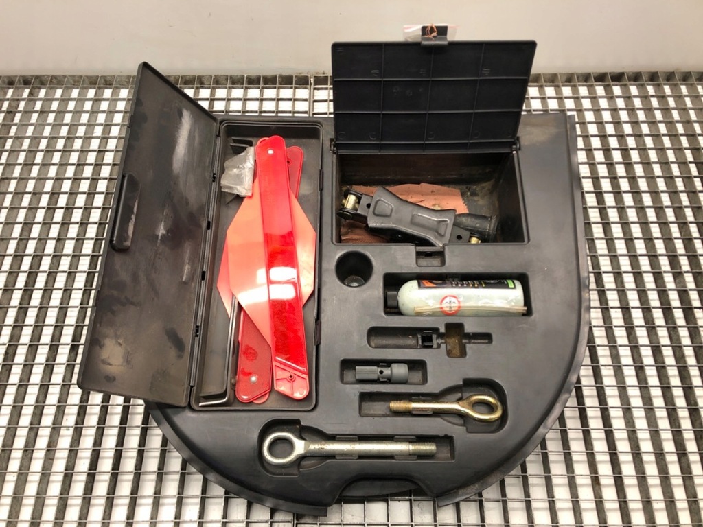 WERKZEUGSATZ LANCIA YPSILON Schrägheck 03-11 46819973 HEBEBÜHNE Product image