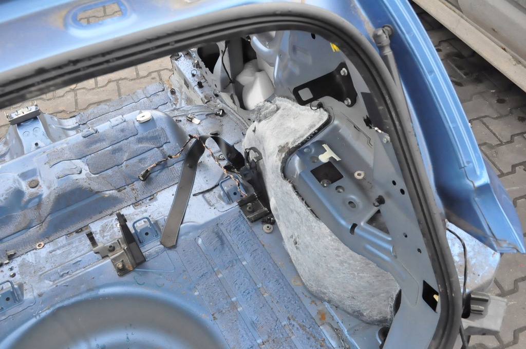 FORD FIESTA MK8 3D VIERTEL LINKS RECHTS HINTEN GANZES ARSCH BADEGÜRTEL Product image