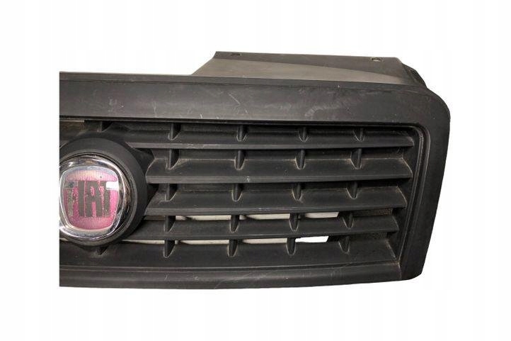 735395576 FIAT Grill Product image