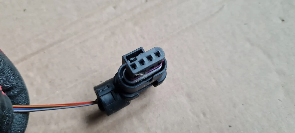 A5 8W STECKER 4F0973704 A4 B9 8W Q5 VW AUDI Product image