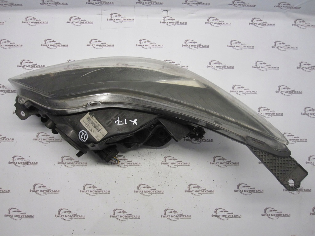Ford Focus MK3 III 12R Lampe Front BM51-13W029-DK Englisch Product image