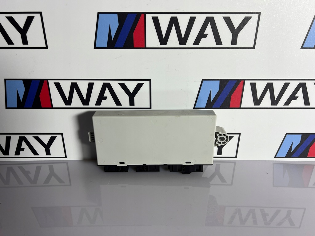 BMW F01 F06 F10 F11 F13 F25 F26 CAS CONTROLLER MODUL CAS4 KEYLESS GO 9299333 Product image