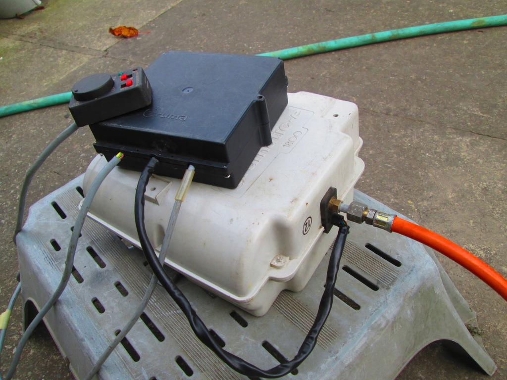 GASHEIZUNG TRUMA E-1800 + VERSORGUNG UND 2800E Product image