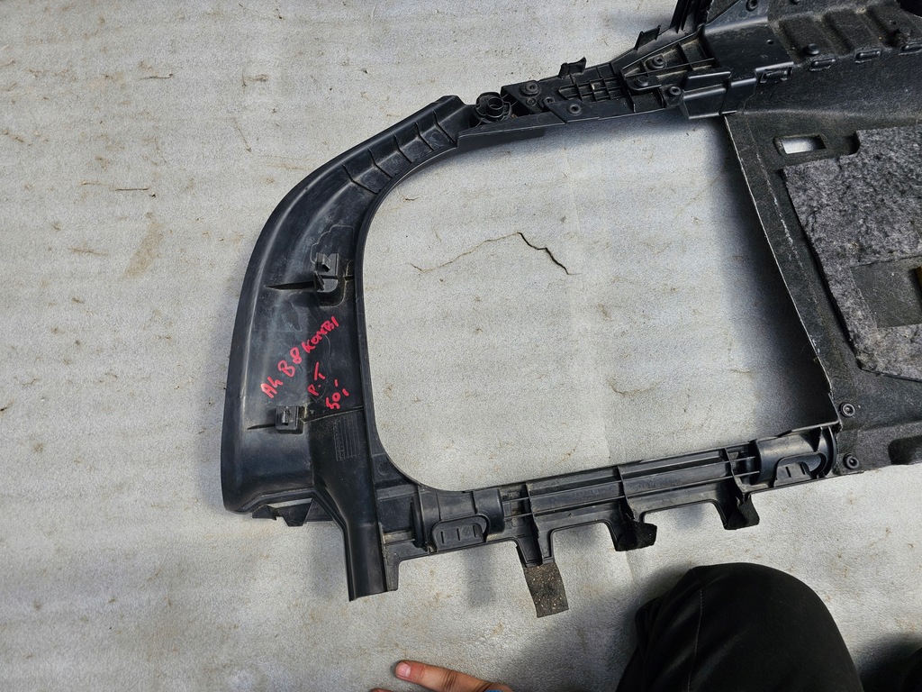 AUDI A4 B8 COMBI POLSTERUNG KOFFERRAUMSEITE, RECHTS 8K9863880 Product image