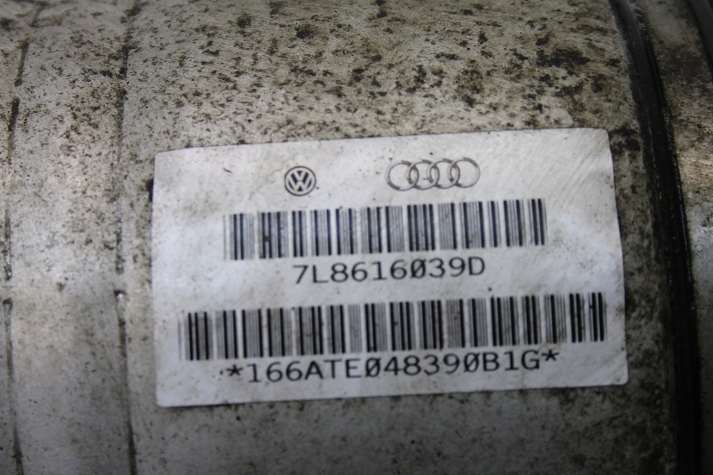 Vordere linke pneumatische Stoßdämpfer Audi Q7 (4L) 7L8616039d 3.0L Diesel Product image