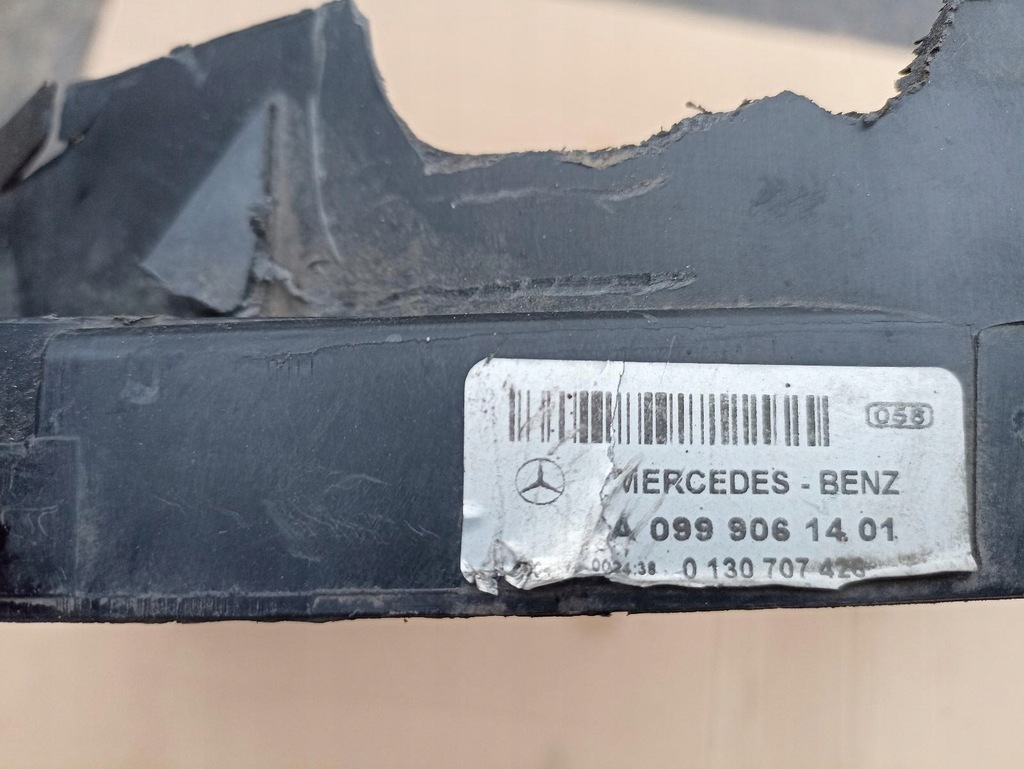 MERCEDES W213 E-KLASSE LÜFTERGEHÄUSE BESCHÄDIGT Product image
