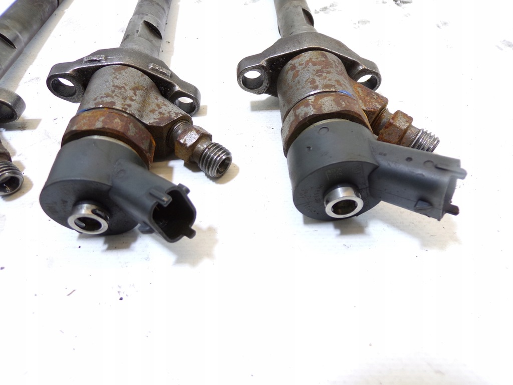 INJEKTOREN RENAULT 3.0 DCI 0445110168 Product image