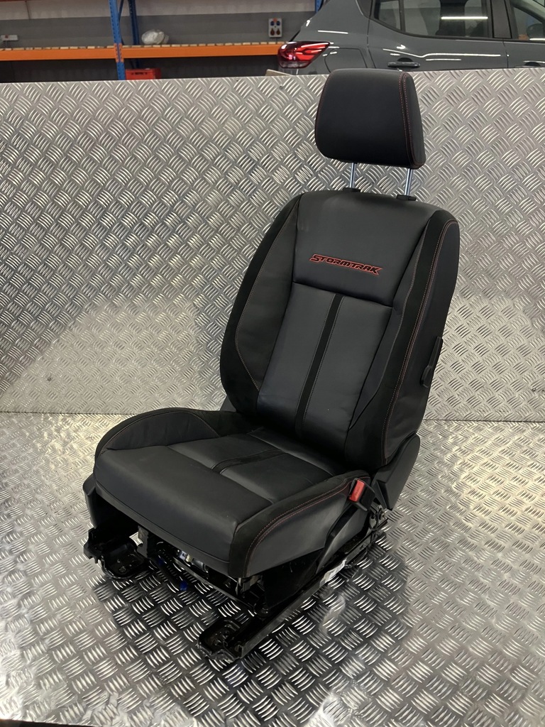 RECHTER ELEKTRISCH BEHEIZTER SITZ FORD RANGER 19- 4D STORMTRAK Product image