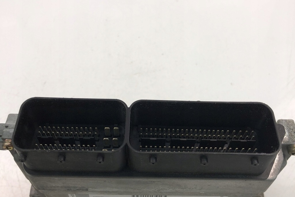 ECU Volvo S40 II (MS) 30650677 2005 Motorsteuereinheit Product image