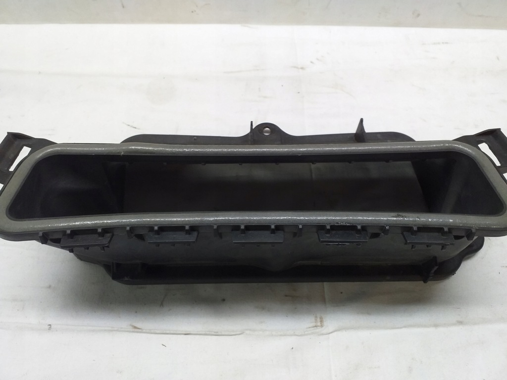 MERCEDES-LUFTEINLASSABDECKUNG Product image