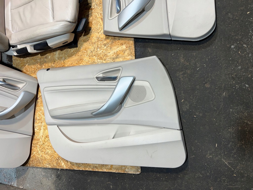 BMW 1 F20 UK SEAT SITZE, NICHT BEHEIZBARES LEDER-OYSTER-SET, ENGLISCHE VERSION Product image