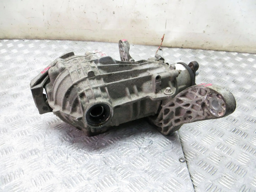 MERCEDES CLA W117 2.0T AUTOMATISCHE HINTERACHSE 2463500001 Product image