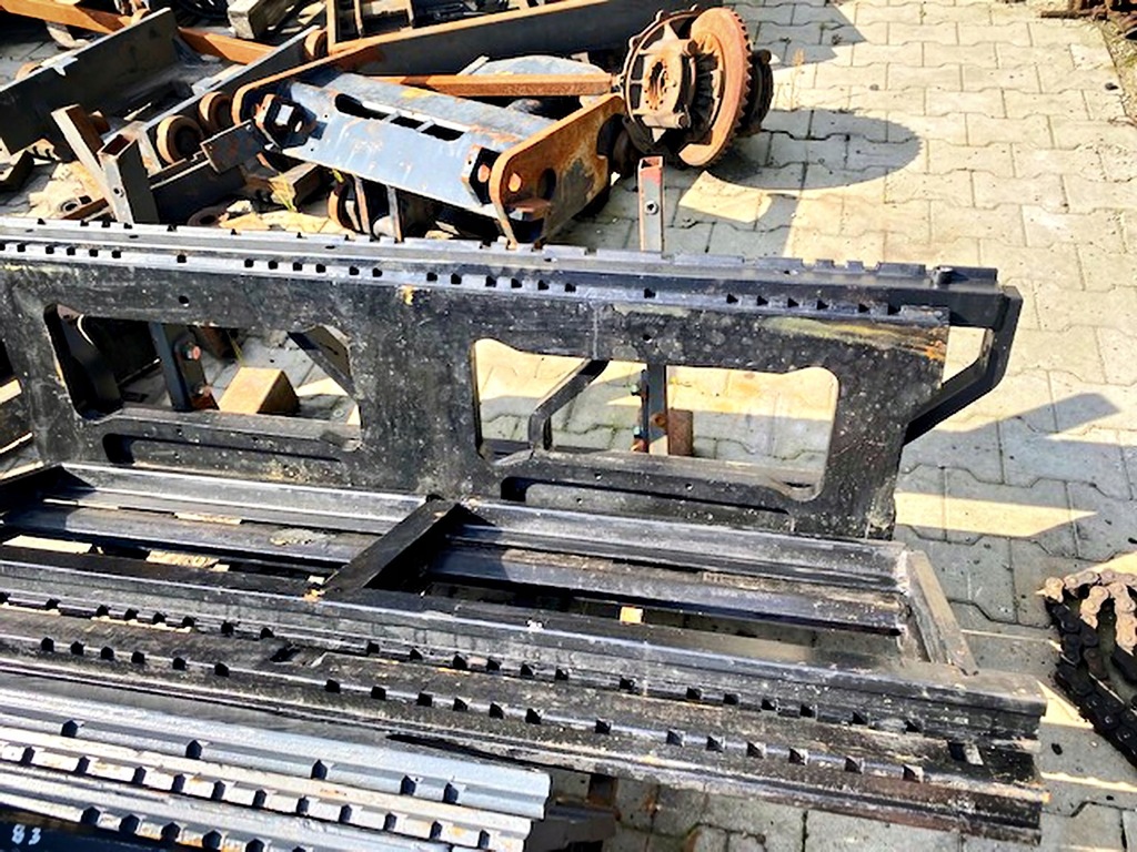 Frontplattenstapler > TUR > Lader > Traktor > Gabelstapler Product image