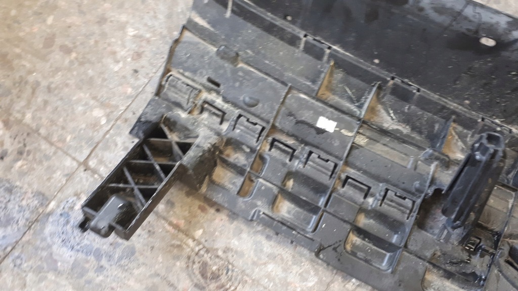 2K7807231E Stärke des VW Caddy IV -Kühlergrills Product image