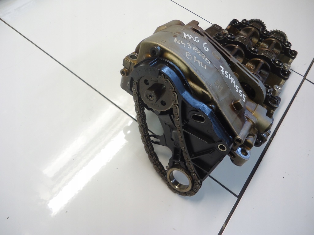 BMW 1 E87 2.0 N43B20 ÖLPUMPENWELLE 7544555 7567028 Product image