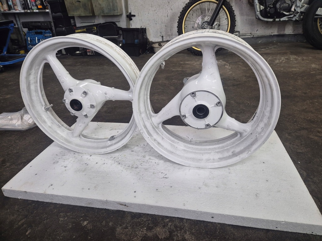 Heckrand 17 "6,00" Honda CBR 929 RR SC44 00-01R Heck Product image