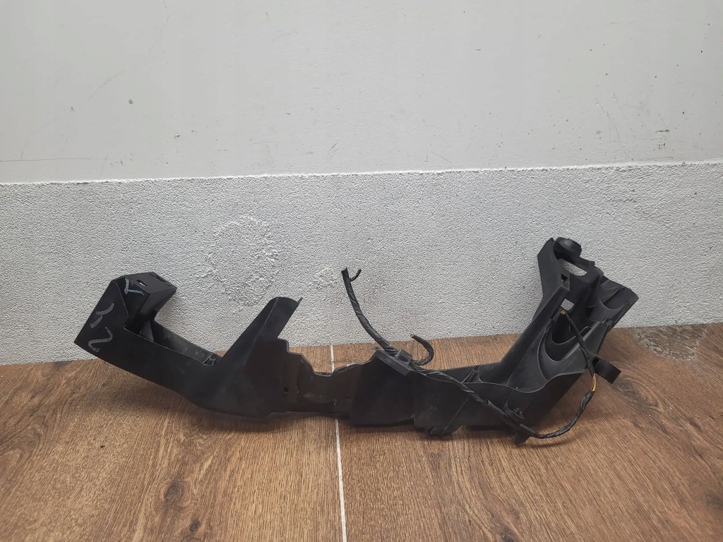 BMW 3 E92 E93 7154724 ŚLIZG POD LAMPE PRAWY Product image
