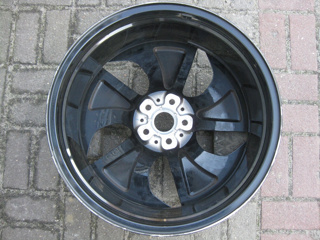 BMW i8 „20“ FELGE, RECHTS Product image
