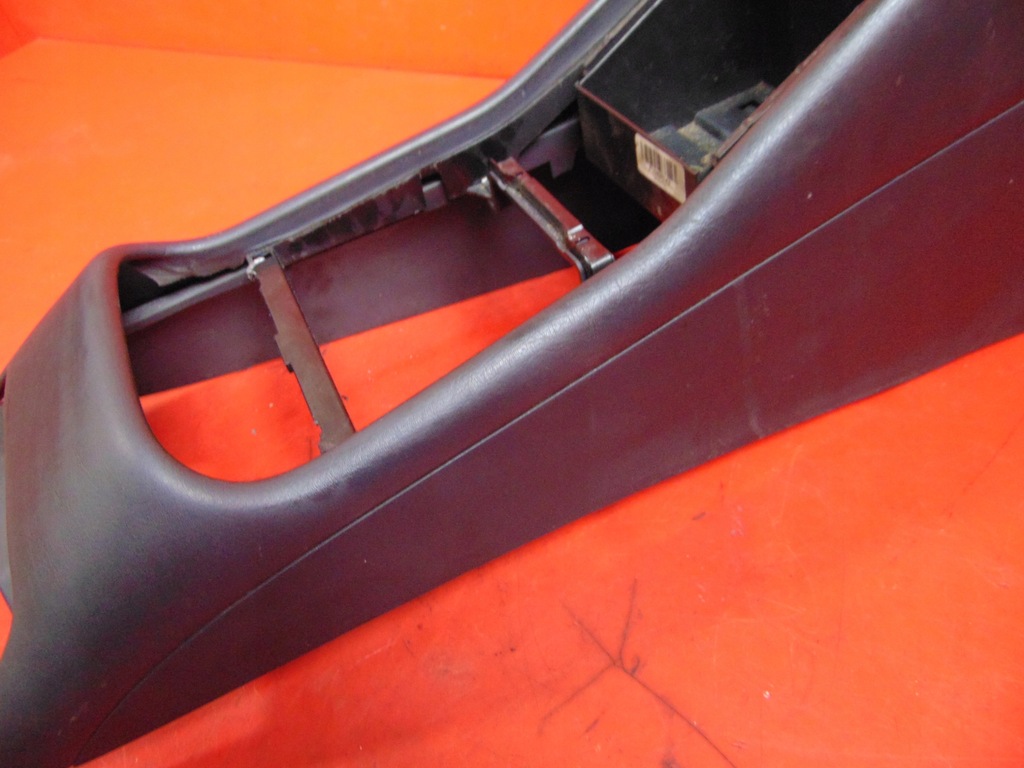 MERCEDES ML W163 LIFT 02- CENTER TUNNEL ARMREST CUP HOLDER Product image