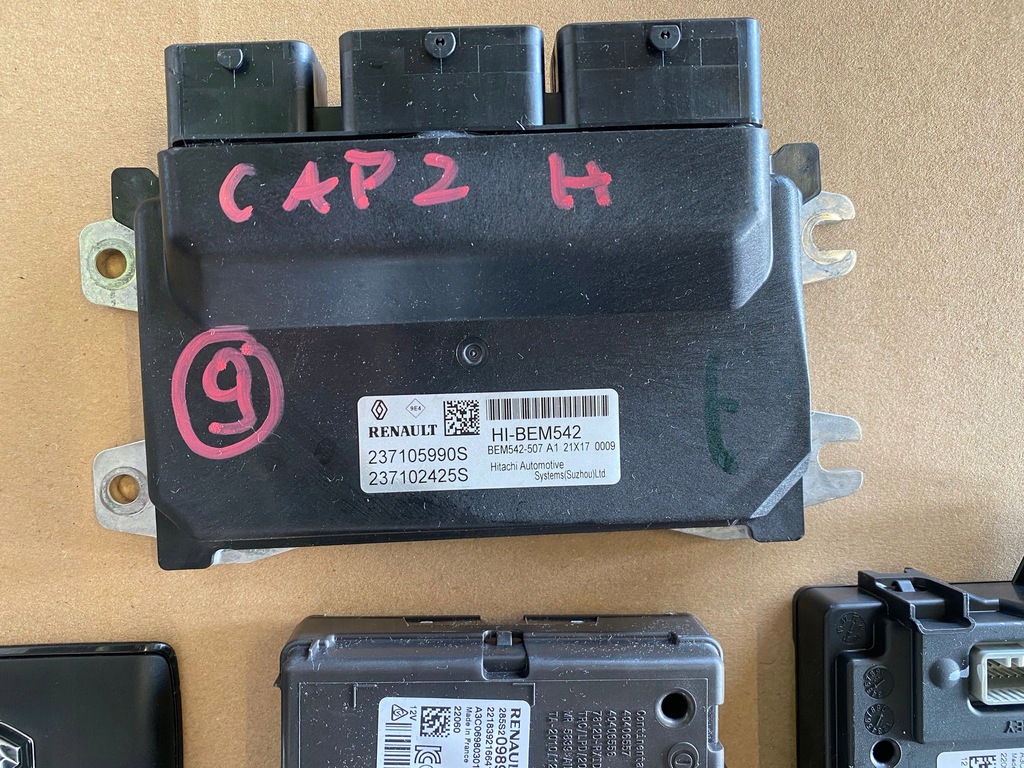 RENAULT CAPTUR II HYBRID-COMPUTER BCM 259154859R 284B29294R 237A00158R Product image