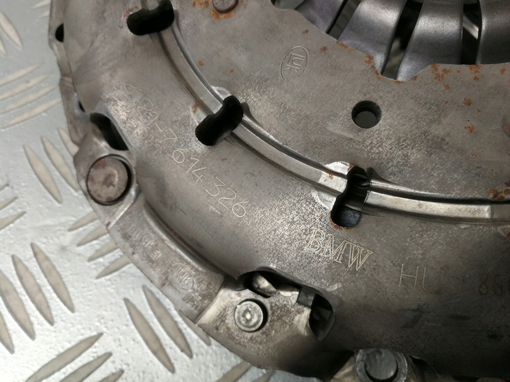 7614326 7614327 Kupplungsdruckplatte Zweimassenschwungrad BMW F20 F21 F22 1,5 T Product image