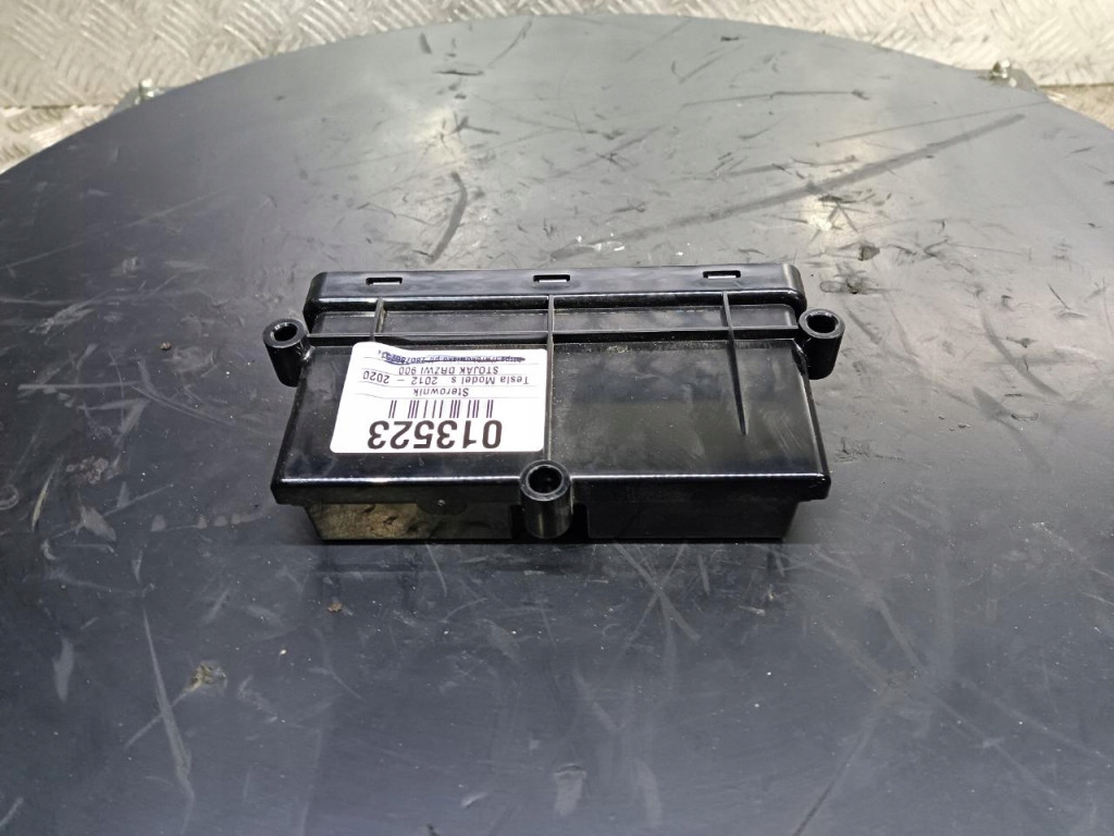 Manuelle Feststellbremsen von Tesla Model S 1007618-00-D Product image