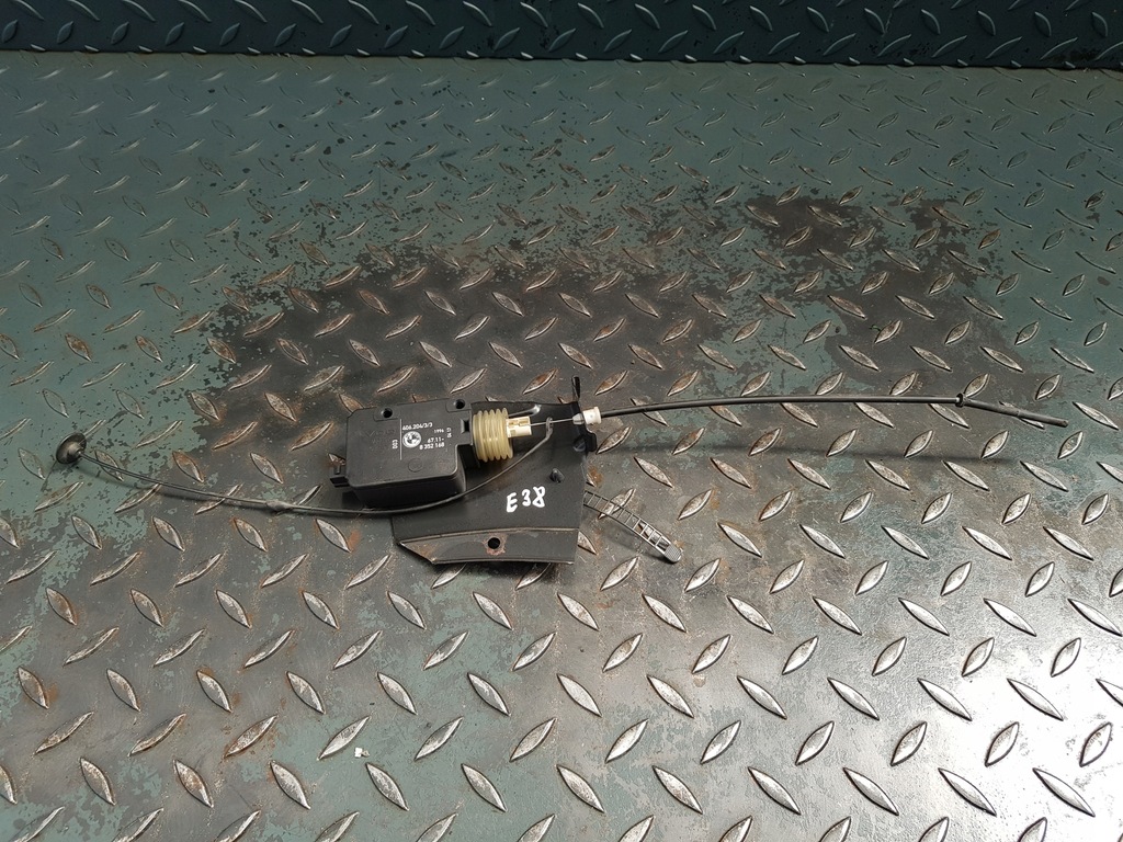 BMW E39 Kombi, Betätigungselement zum Öffnen der Tankklappe 8 352 168 Product image