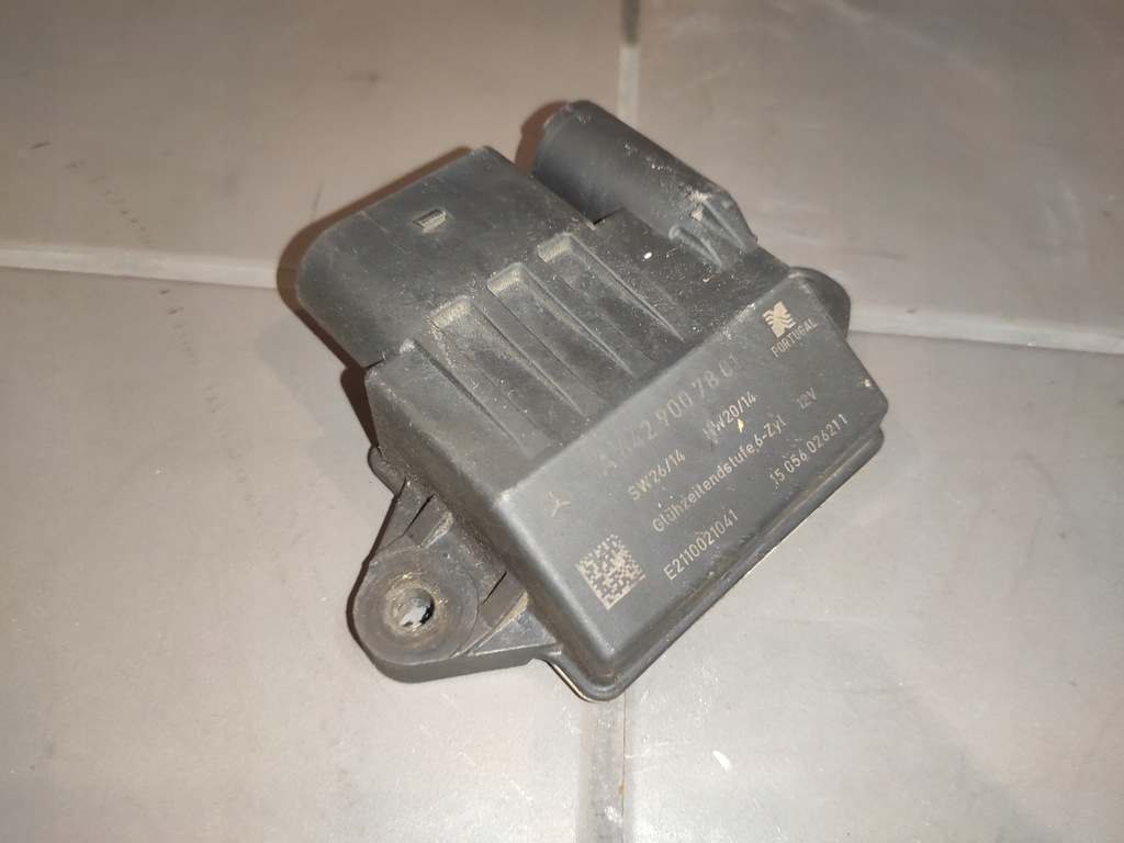 MERCEDES W221 OM642 3.0D GLÜHKERZE RELAISMODUL A6429007801 ORIGINAL Product image