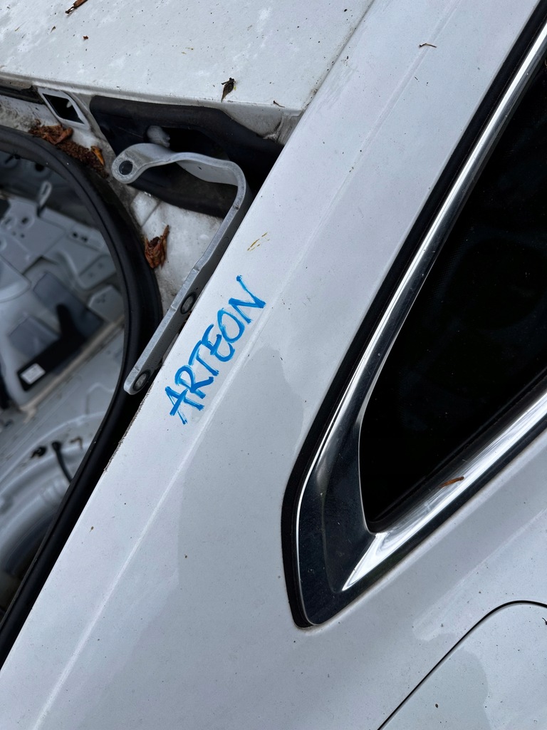 ARTEON 3G8 Weißes Dach LC9A Product image
