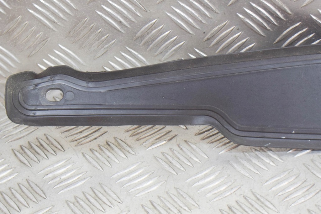 Maserati Quattroporte M156 vorne linker Kunststoffkotflügel 670001705 2014 Product image