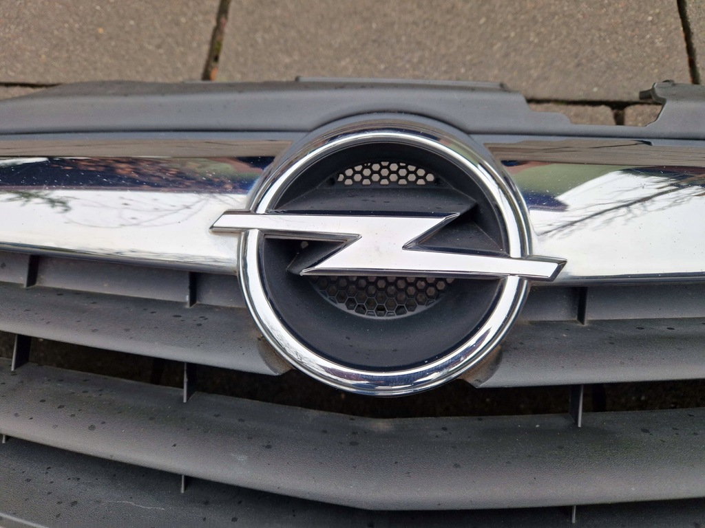 Opel Corsa D Vor dem Aufheben der vorderen Stoßfänger Dummy Chrom 13179940 06-2011 Product image