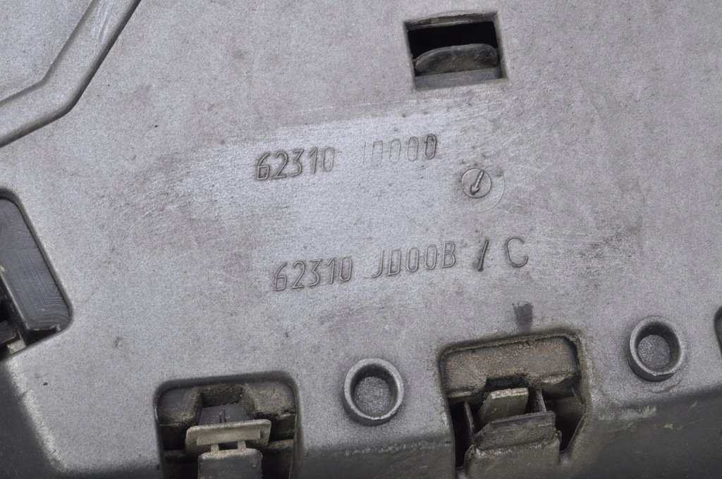 NISSAN QASHQAI J10 BETRUGGRILL 62310JD000 Product image