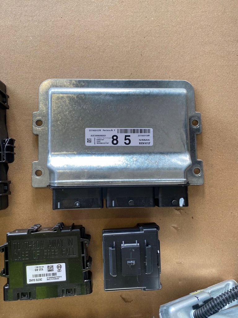 RENAULT CAPTUR II HYBRID-COMPUTER BCM 259154859R 284B29294R 237A00158R Product image