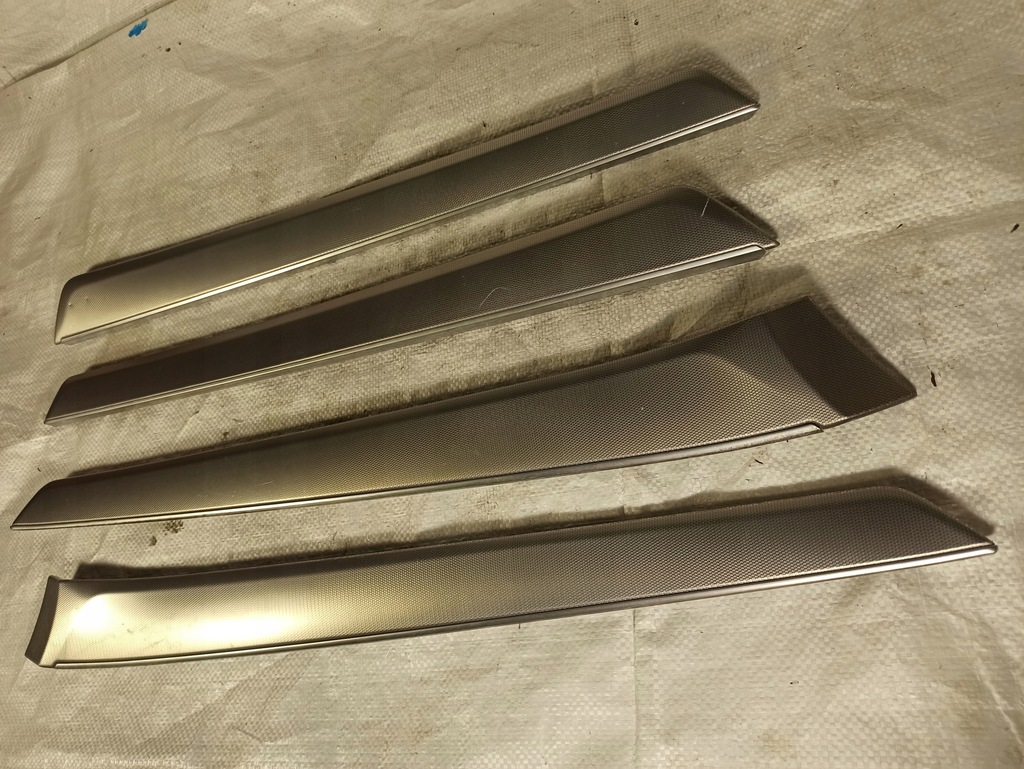 MERCEDES W212 E-KLASSE TÜRDEKOR STREIFEN VORNE RECHTS LINKS EUROPA Product image