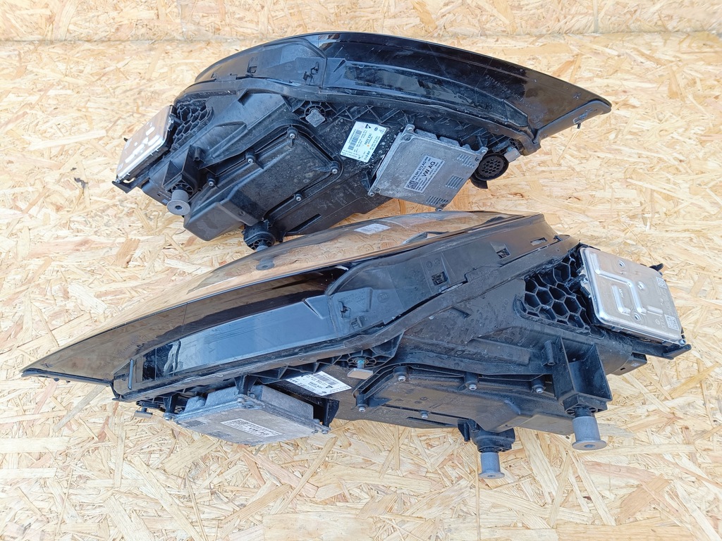 Porsche Cayenne E-Hybrid 2022r Front in der Farbe M7Q Maske 9Y 9Y0 Stoßfängerlampe Product image
