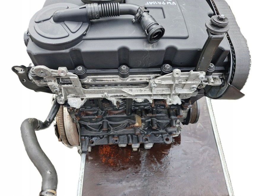 VW PASSAT B6 MOTOR 2.0 TDI BKP Riemenscheibenmotor + Einspritzdüsen Product image