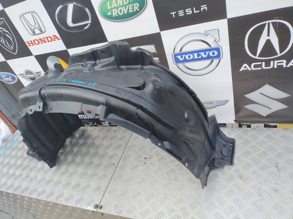 TOYOTA COROLLA E27 Radkästen vorne links Limousine 53876-02710 Product image