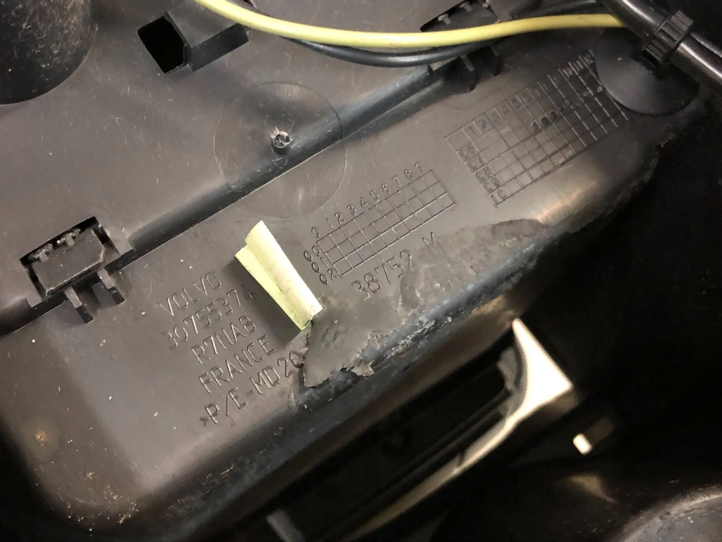 VOLVO S40 V50 ARMLEHNE MITTELTUNNEL 30755375 Product image