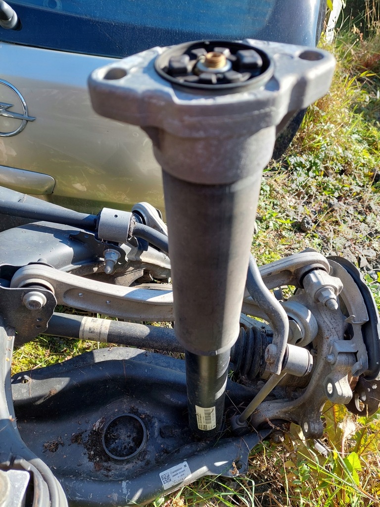MERCEDES A205 HINTERRADAUFHÄNGUNG 2018 FÜR ERSATZTEILE. Product image