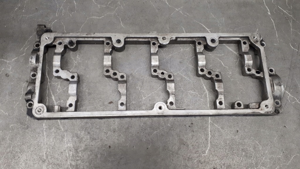 03L103286a Frame deckt die Befestigung des Audi A4 B8 2.0tdi ab. Product image