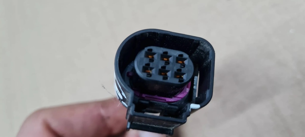 A5 8W STECKER MOTOR CUBE 4H0973713 A4 B9 8W Q5 Q3 Product image