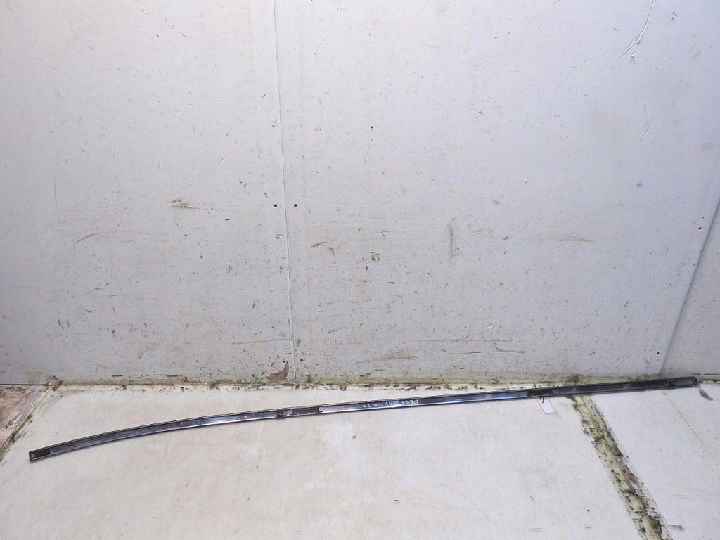 DACHLEISTE, RECHTS SUBARU LEGACY V COMBI Product image