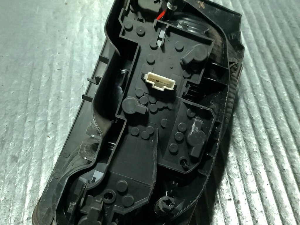 HECKLEUCHTE LINKS PEUGEOT 407 9656606380 SEDAN Product image