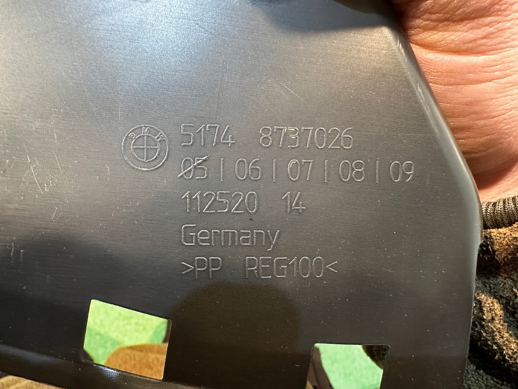 BMW IX I20 BREMSLUFTKANAL RECHTE SCHEIBENKÜHLEINLASS 8737026 Product image