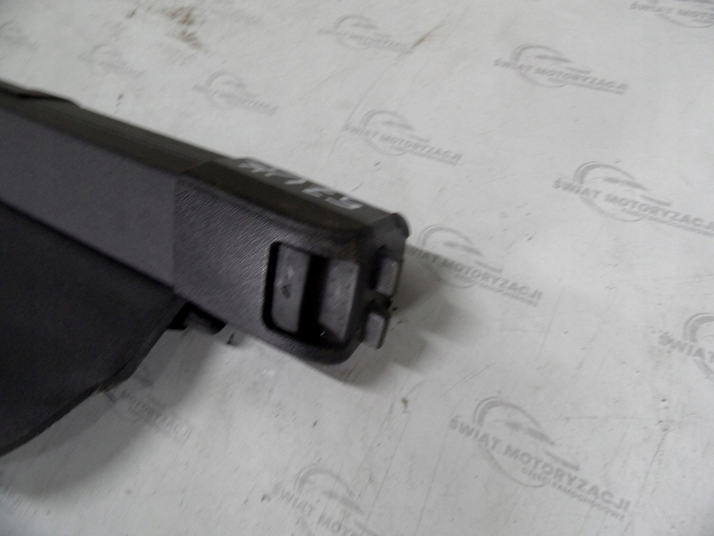 Land Rover Freelander II 06R Roller Jalousien des Kofferraums Product image