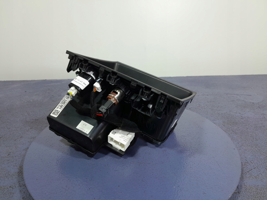 Hyundai Tucson IV Speicherfach des Mitteltunnels 84630-N7000 Product image