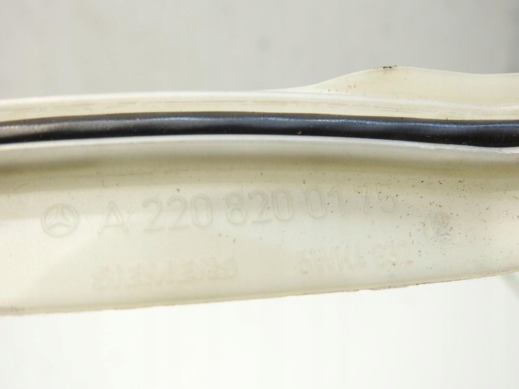 SCHLÜSSELLOSE ANTENNE TÜR LINKS VORNE 5 PIN MERCEDES W220 A2208200175 Product image