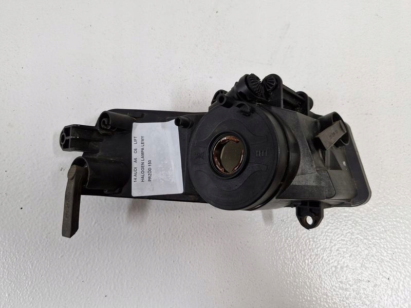 AUDI A6 C6 LIFT HALOGEN RECHTS NEBELSCHEINWERFER RECHTS Product image